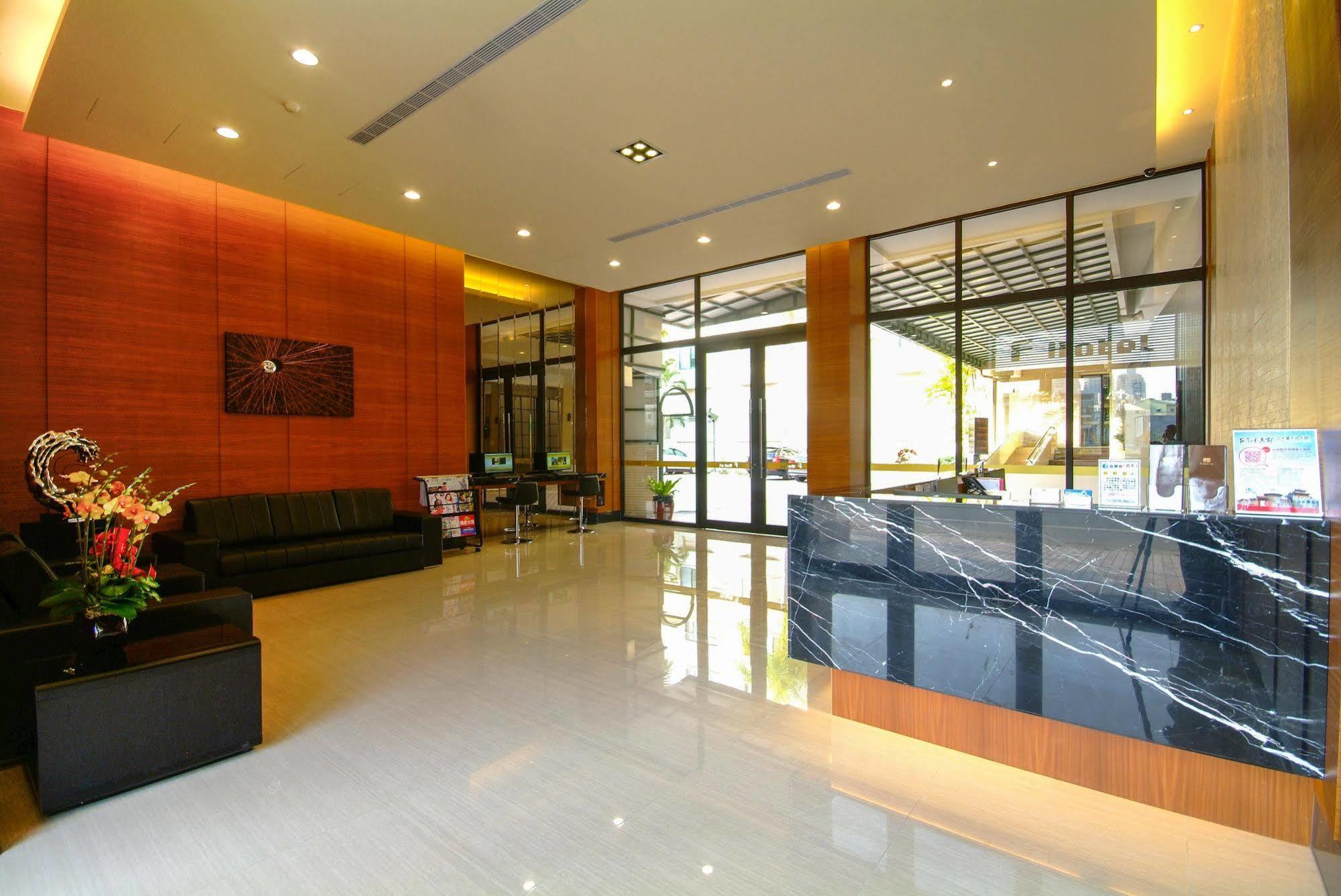 F Hotel Tainan Exterior photo